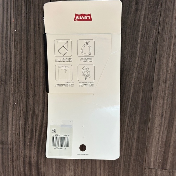 NEW Levi’s Originals Blue Paisley Square Bandana Scarf Neckercheif Accessory - Picture 5 of 6